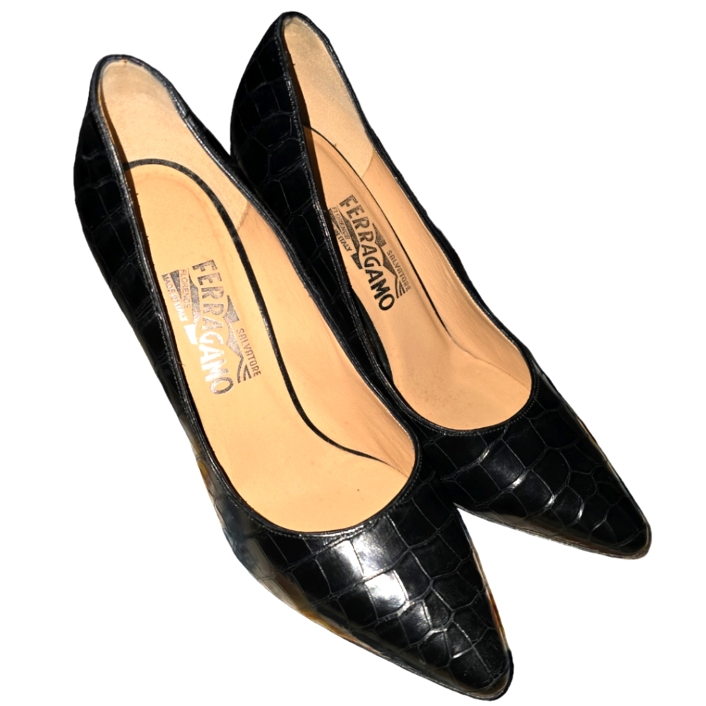Salvatore Ferragamo Pump SIZE 6